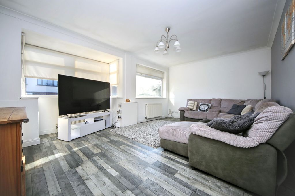 Property photo 2 of 22