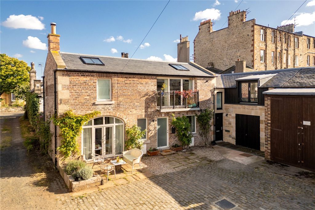 Property photo 1 of 26 Regent Street Lane