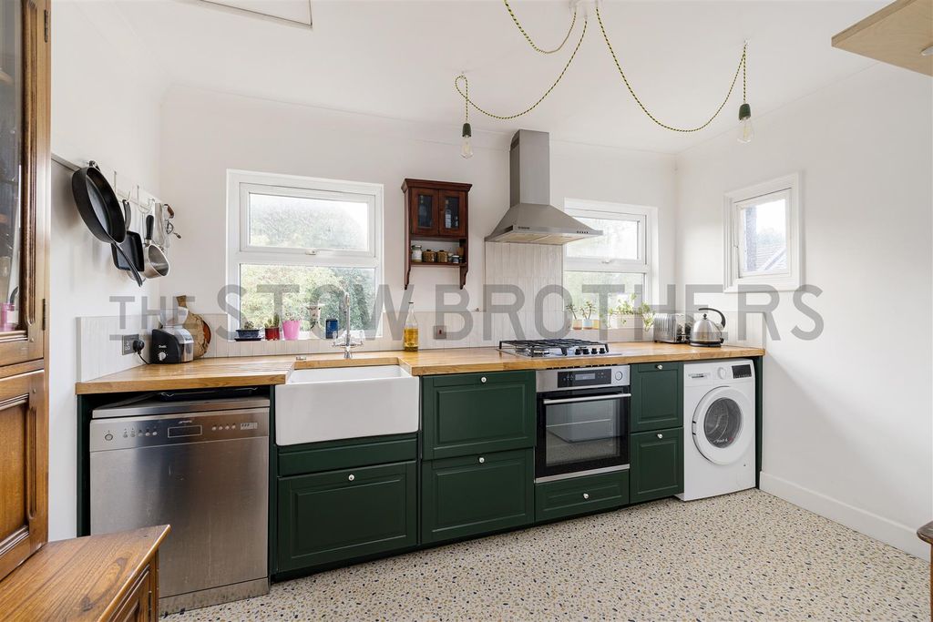 Property photo 2 of 24