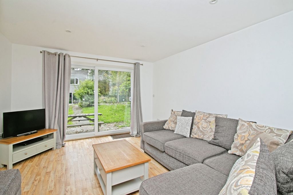 Property photo 2 of 17 Lounge Area