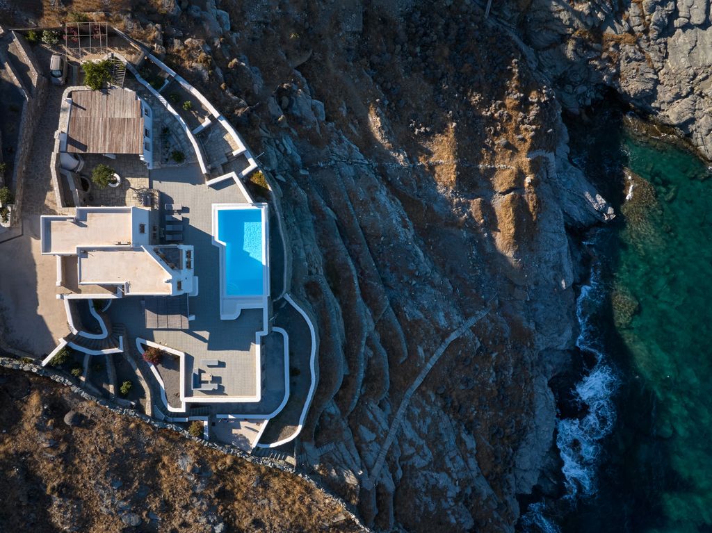 Property photo 3 of 37