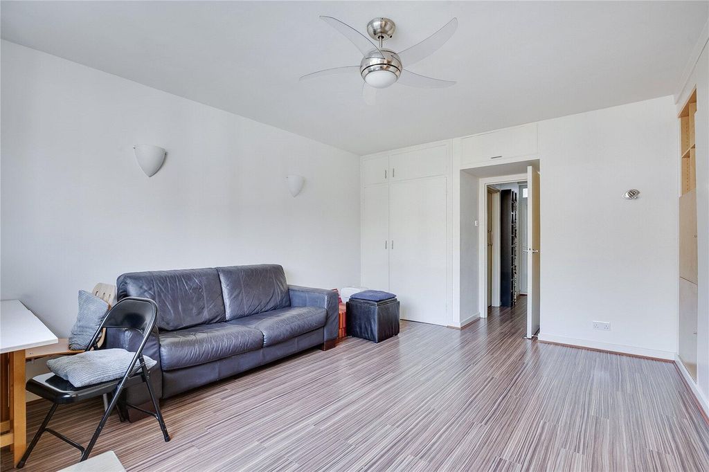 Property photo 3 of 7 Reception Area