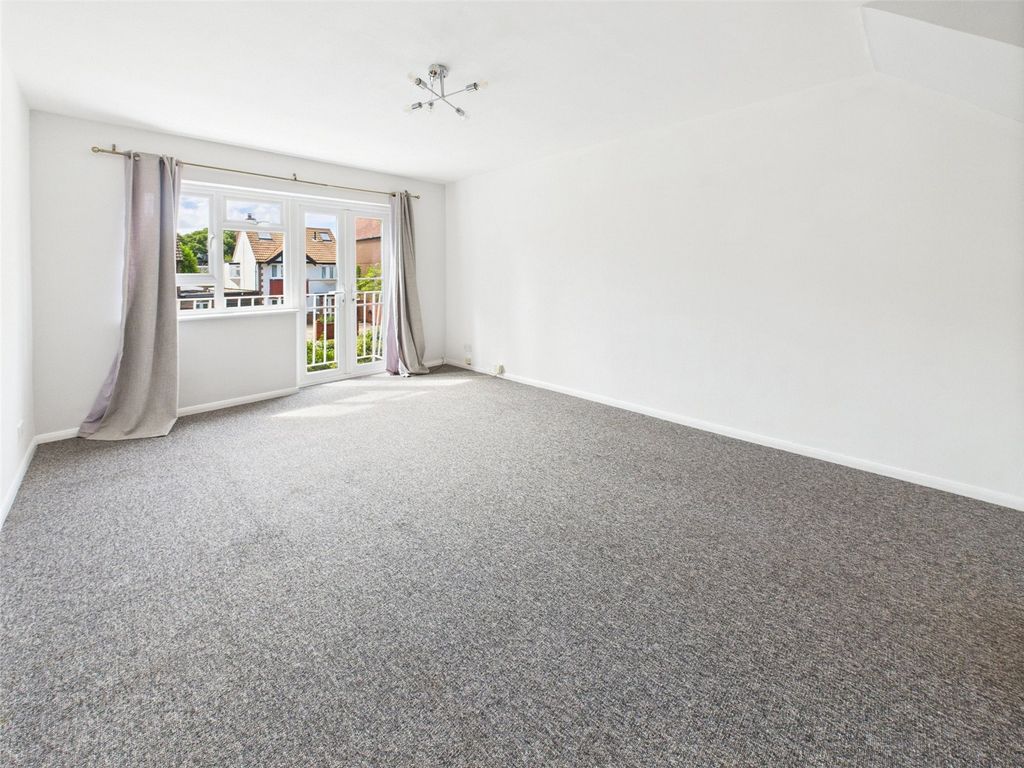 Property photo 3 of 19 Picture No. 14