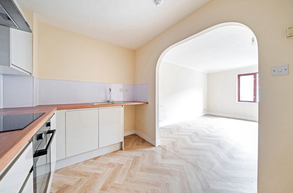 Property photo 2 of 15 1473055-15-6A26F1...