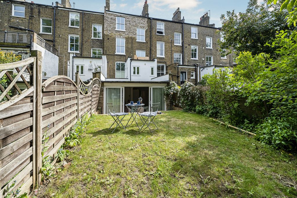 Property photo 1 of 25