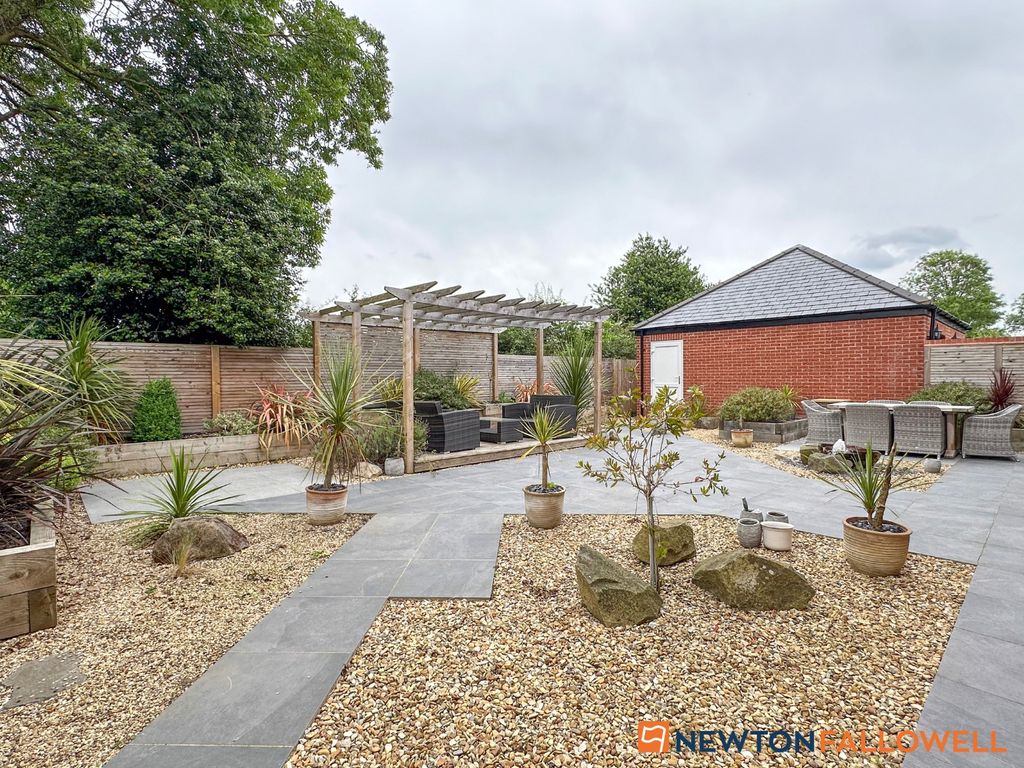 Property photo 3 of 25