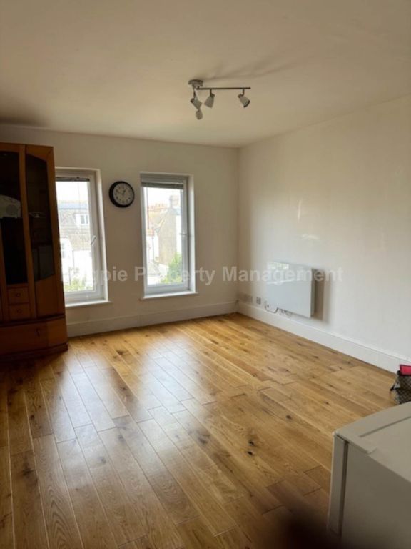 Property photo 3 of 4