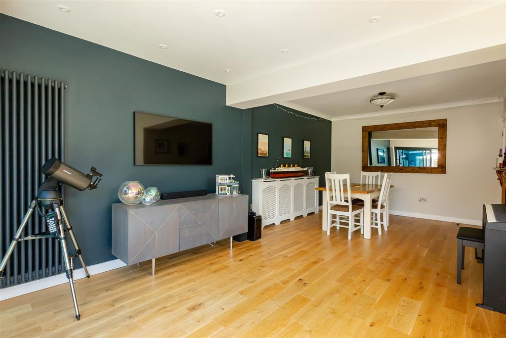 Property photo 3 of 33 Untitled-71.Jpg