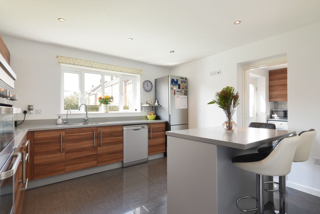 Property photo 3 of 25 38907211