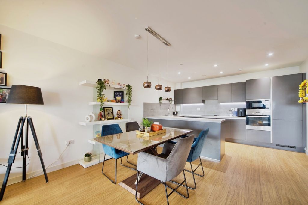 Property photo 3 of 20 Photo