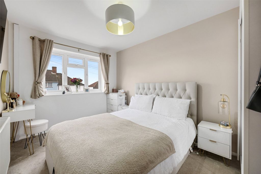 Property photo 3 of 17 Picture No. 01