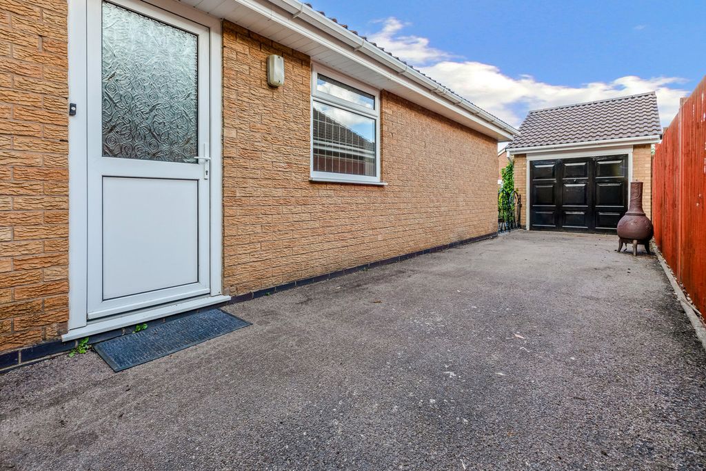 Property photo 2 of 24
