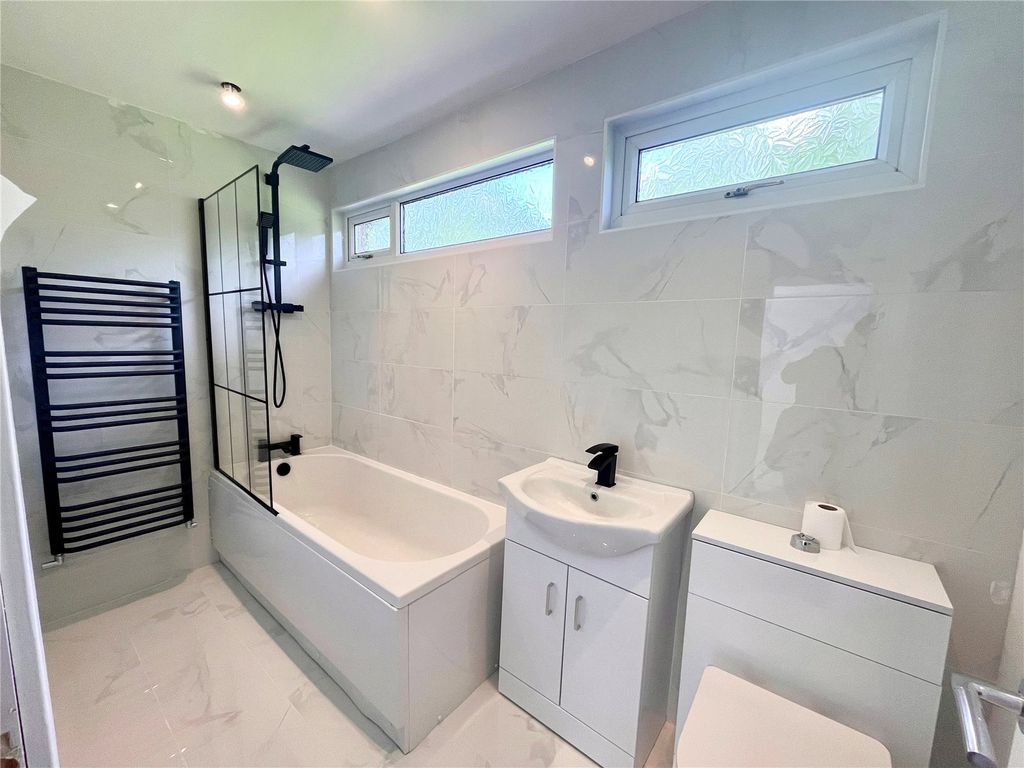 Property photo 3 of 16 Bathroom