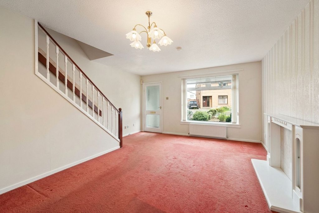 Property photo 2 of 25