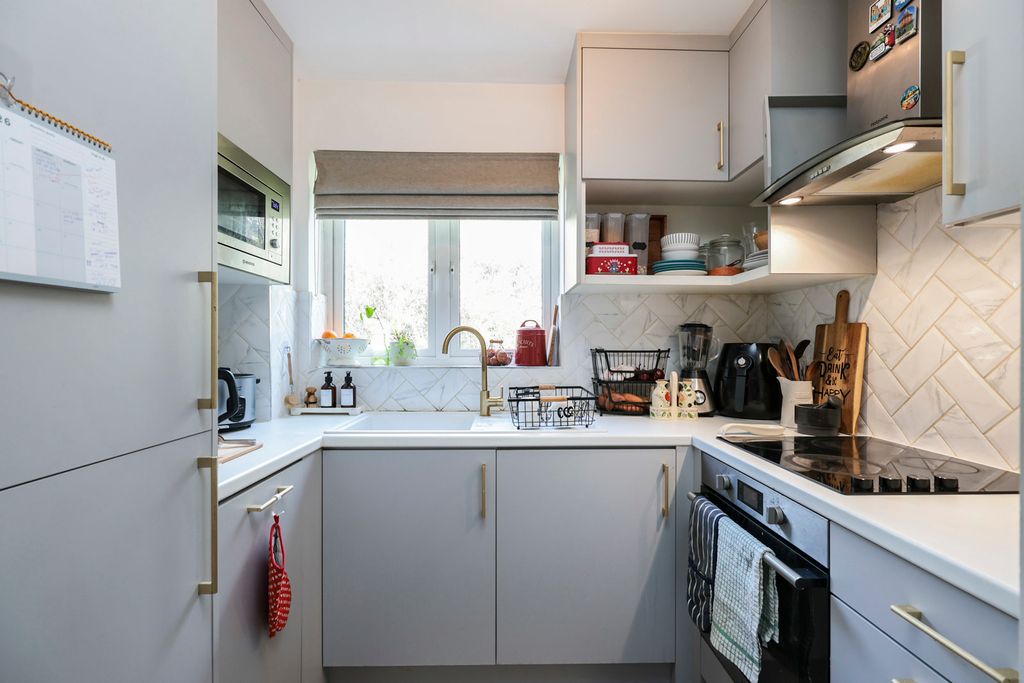 Property photo 3 of 11 Pbox-Img.Jpg