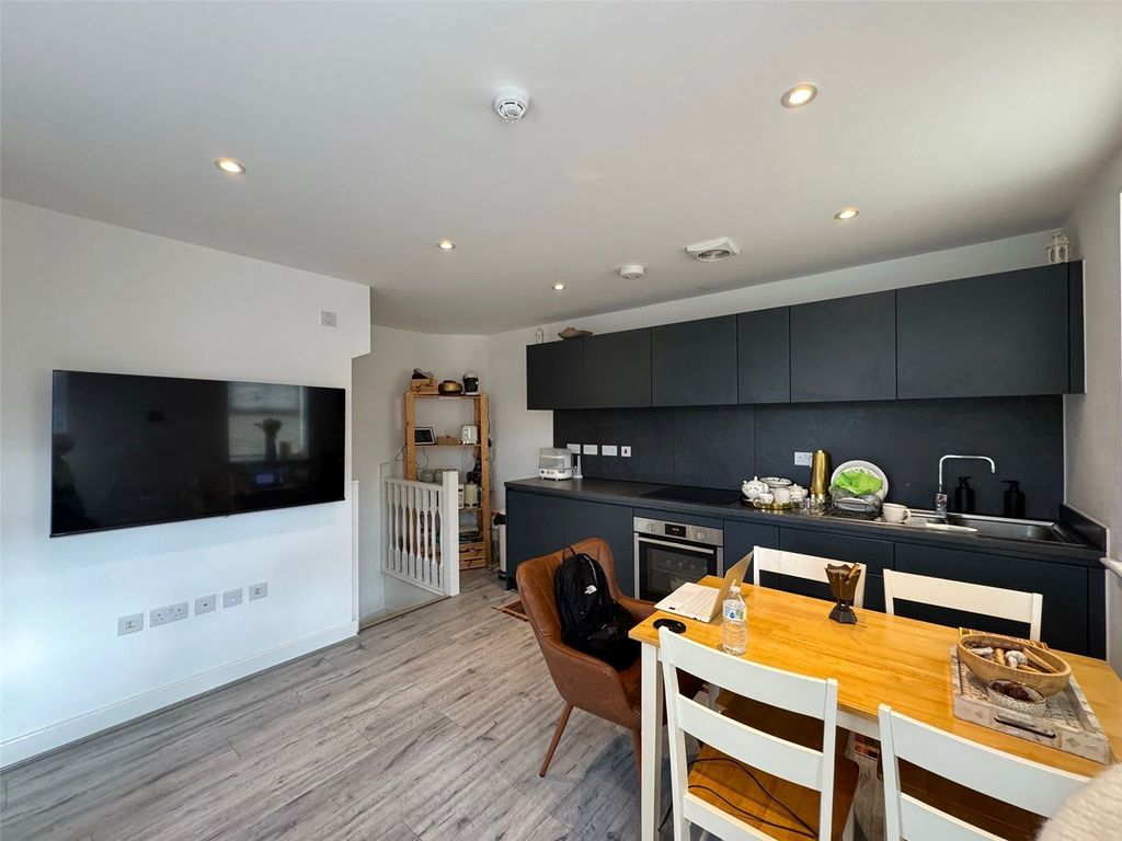 Property photo 3 of 10 Picture No. 20