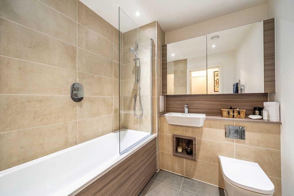 Property photo 3 of 18 1361776-15-68E910...