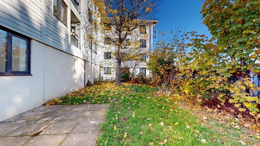 Property photo 2 of 8