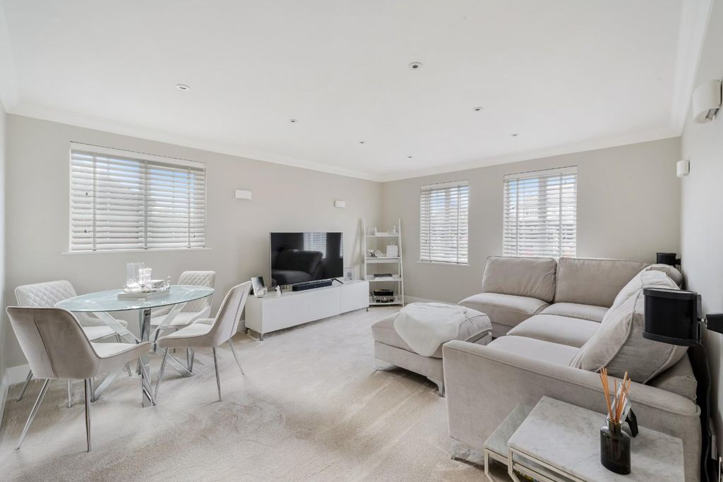 Property photo 2 of 15 Ashdown Place