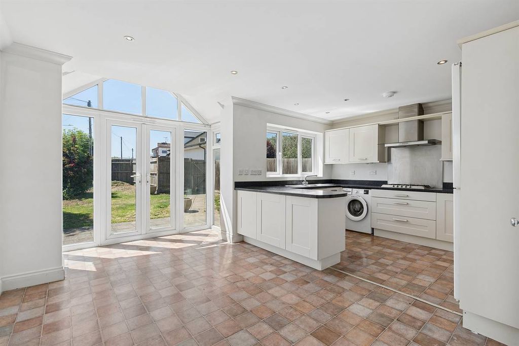 Property photo 2 of 35