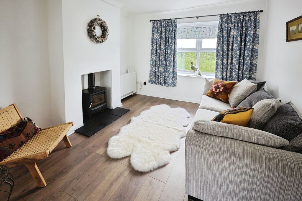 Property photo 2 of 11 Pbox-Img.Jpg