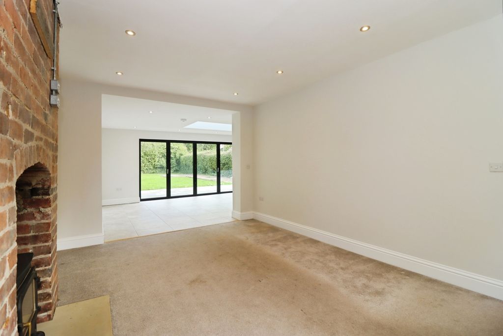 Property photo 3 of 18 Image 2