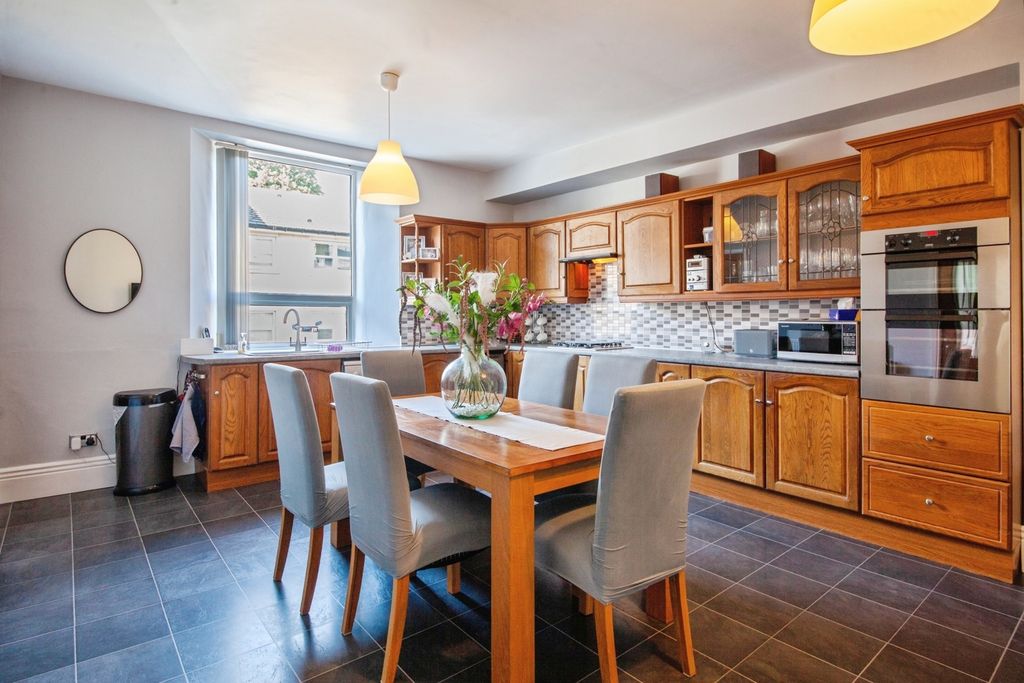Property photo 3 of 16 Pbox-Img.Jpg