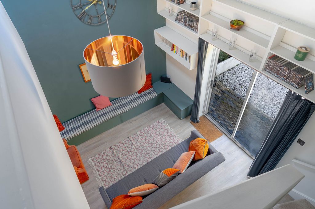 Property photo 3 of 11