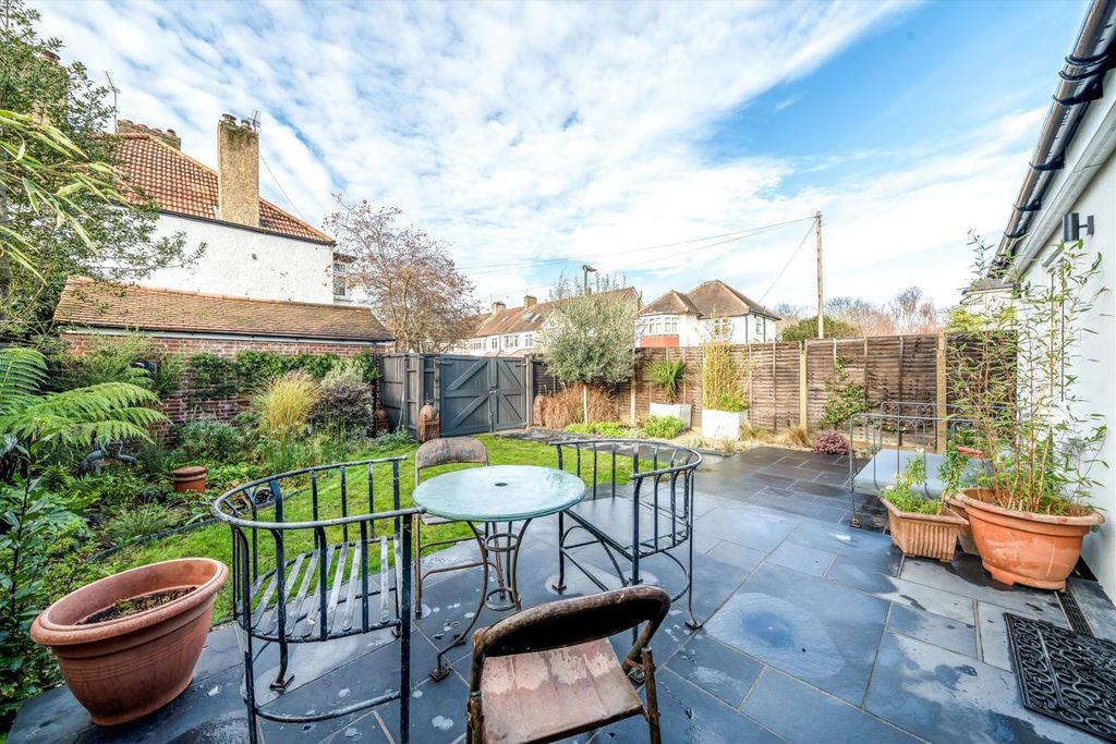 Property photo 3 of 8