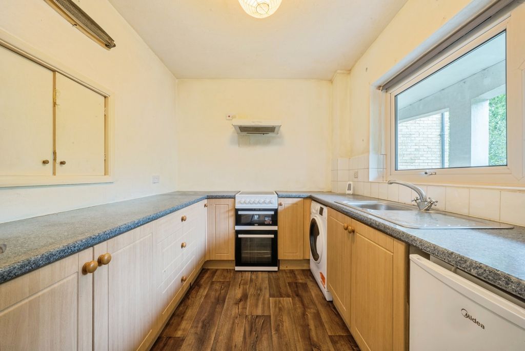 Property photo 2 of 32 Pbox-Img.Jpg
