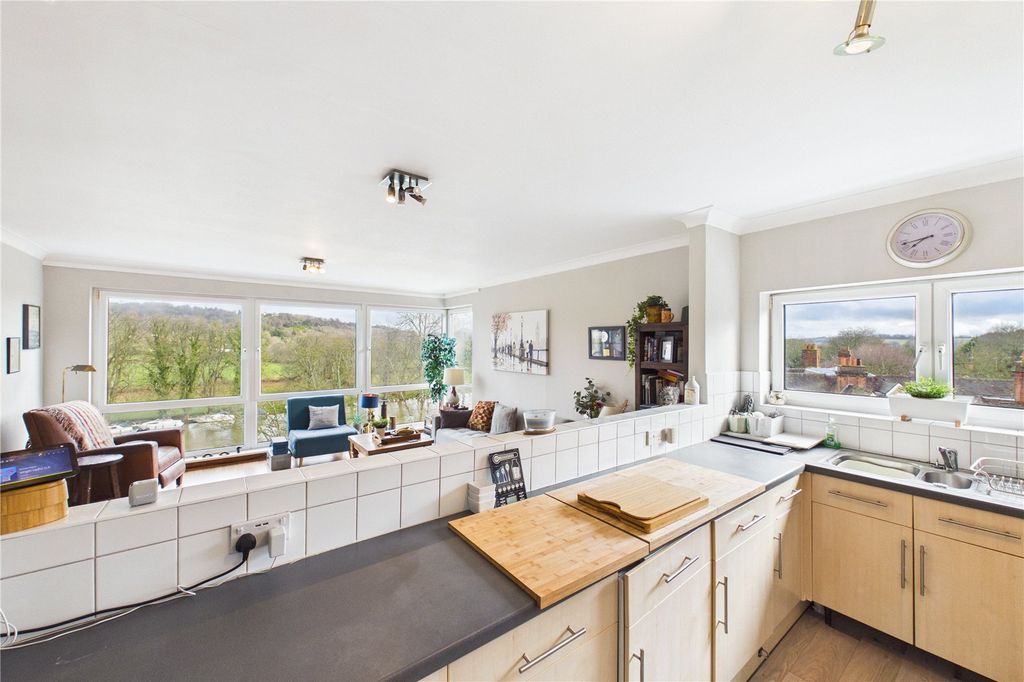 Property photo 3 of 20 Kitchen