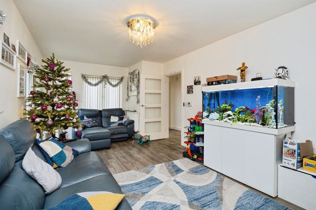 Property photo 3 of 20