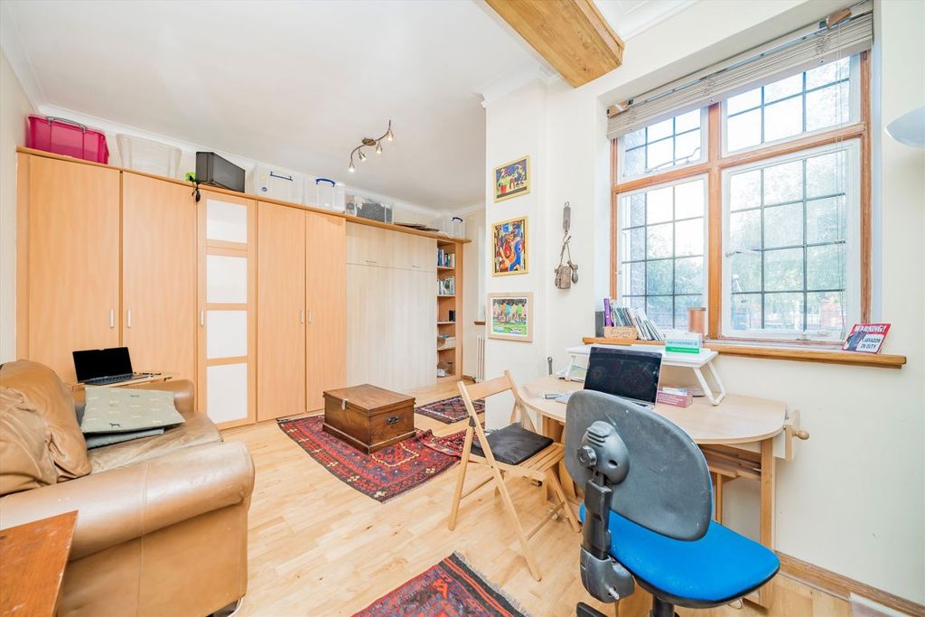 Property photo 3 of 6