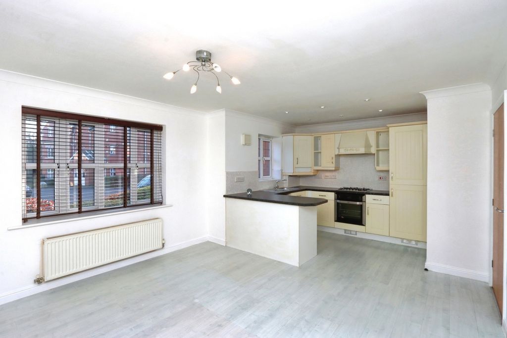 Property photo 2 of 17 Photo