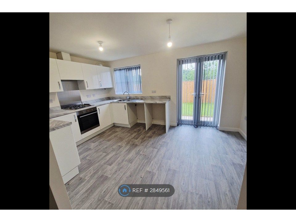 Property photo 3 of 10 Kitchen And Dining