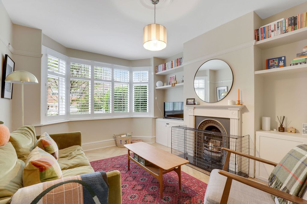 Property photo 2 of 20