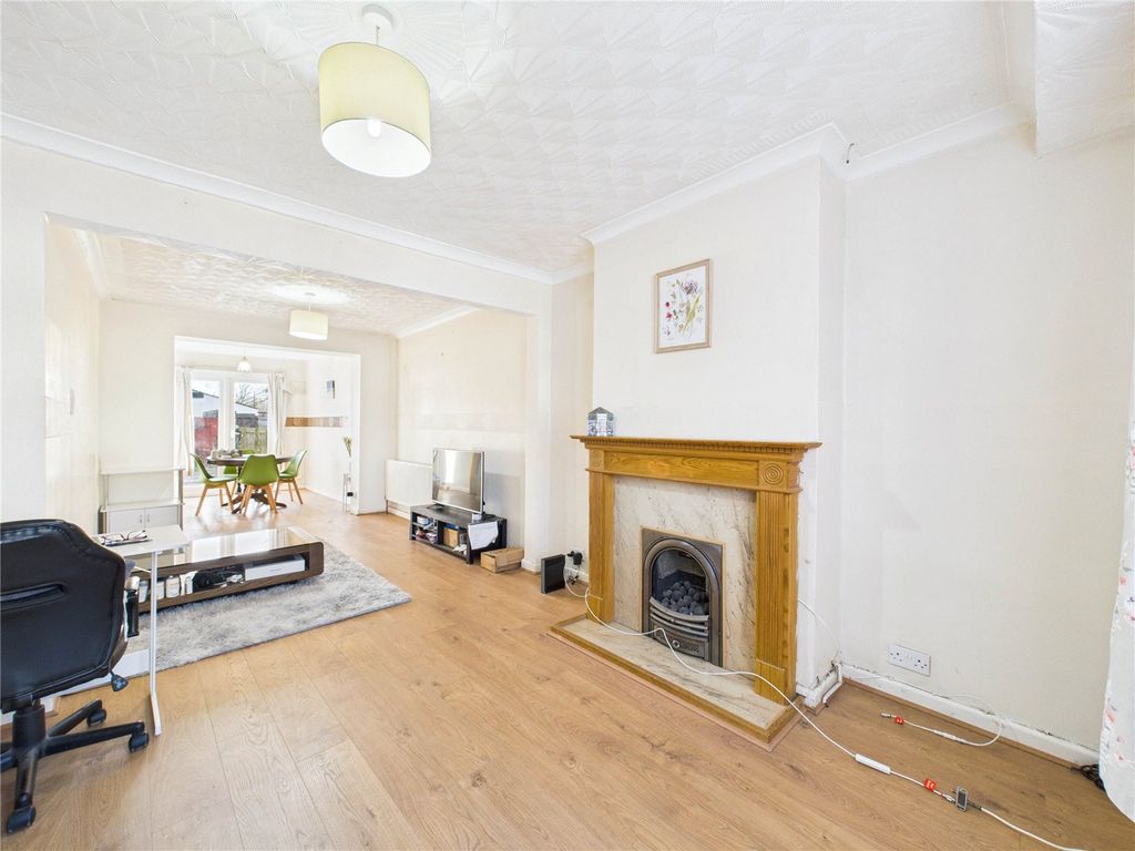 Property photo 3 of 21 Picture No. 06