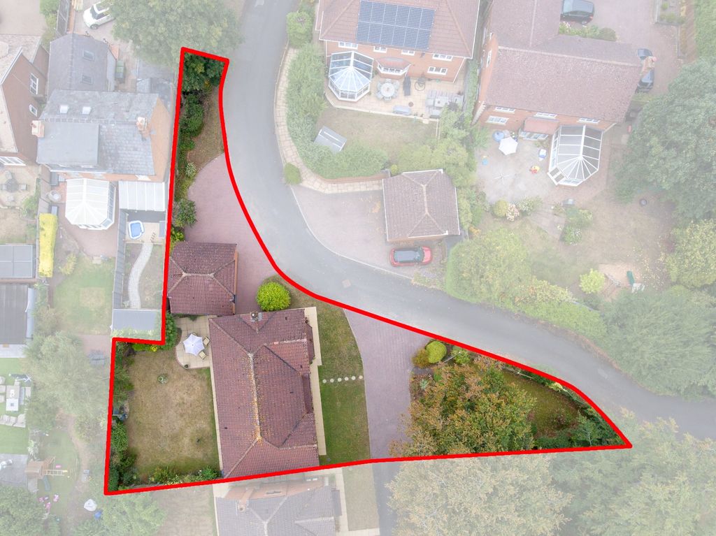 Property photo 2 of 25 Picture No. 30