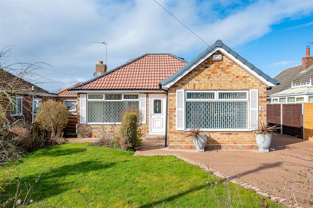 Property photo 1 of 14 External
