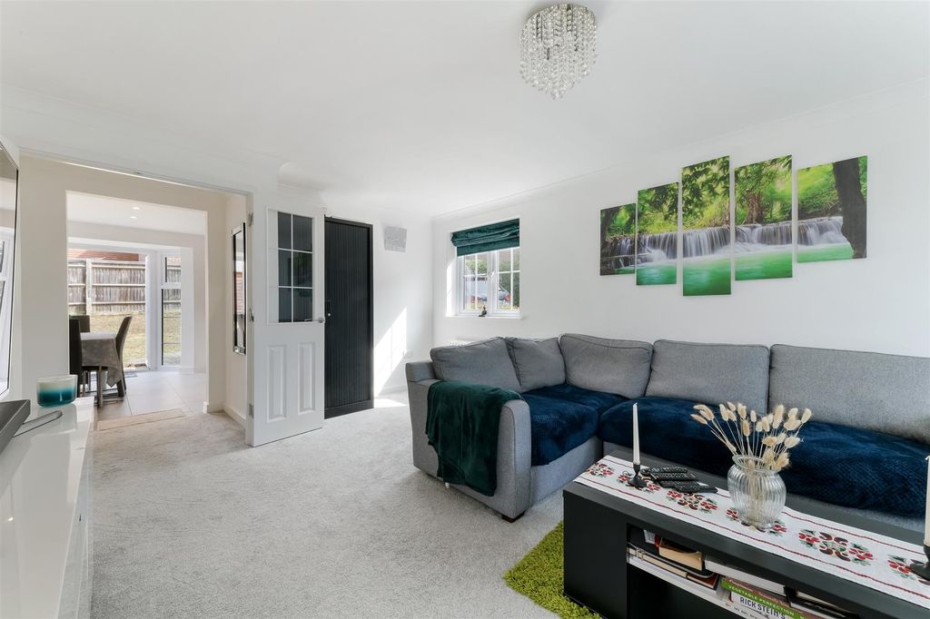 Property photo 3 of 19