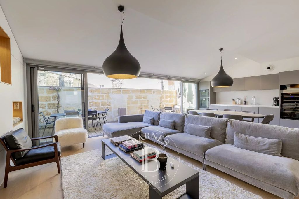 Property photo 3 of 38 Living-Room