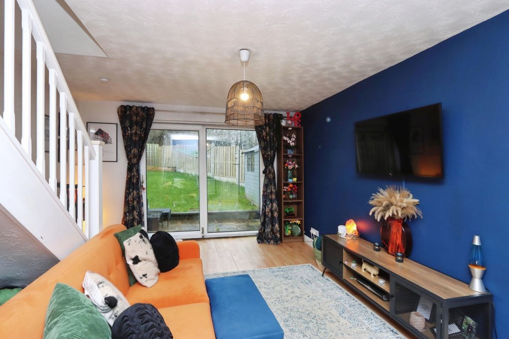 Property photo 2 of 12 Pbox-Img.Jpg