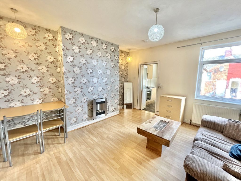 Property photo 1 of 16 Lounge