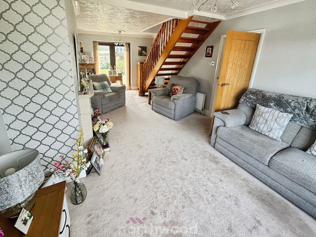 Property photo 3 of 28