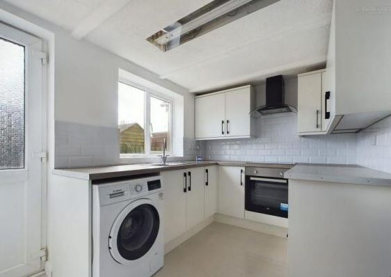 Property photo 2 of 12 Kitchen