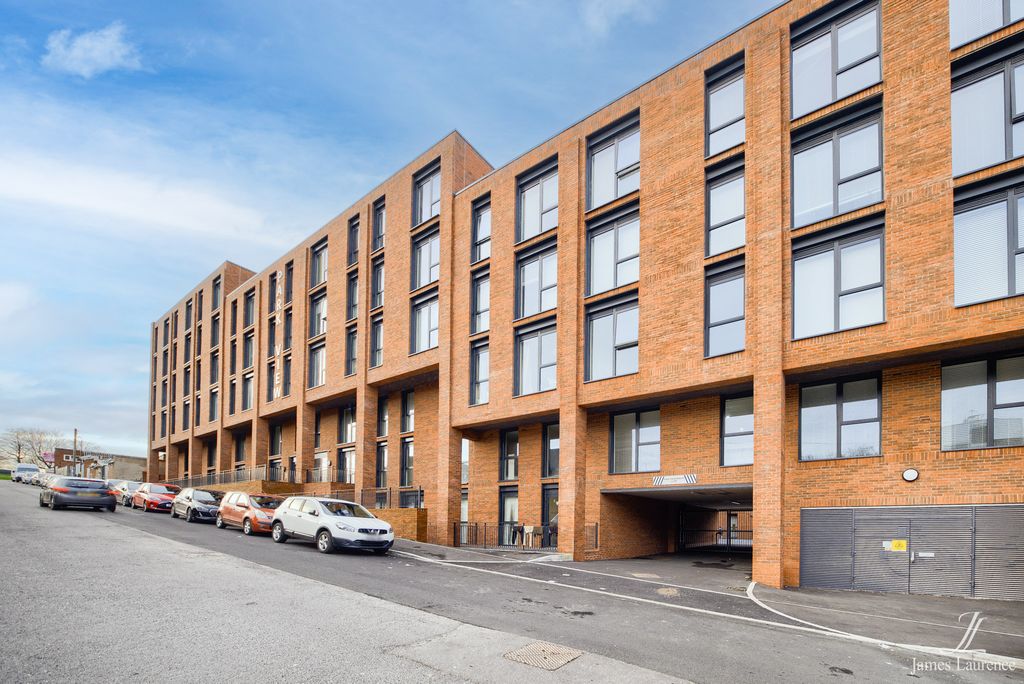 Property photo 2 of 16 Img_7079_8_Original (1)