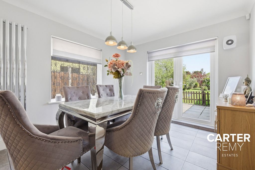 Property photo 3 of 23