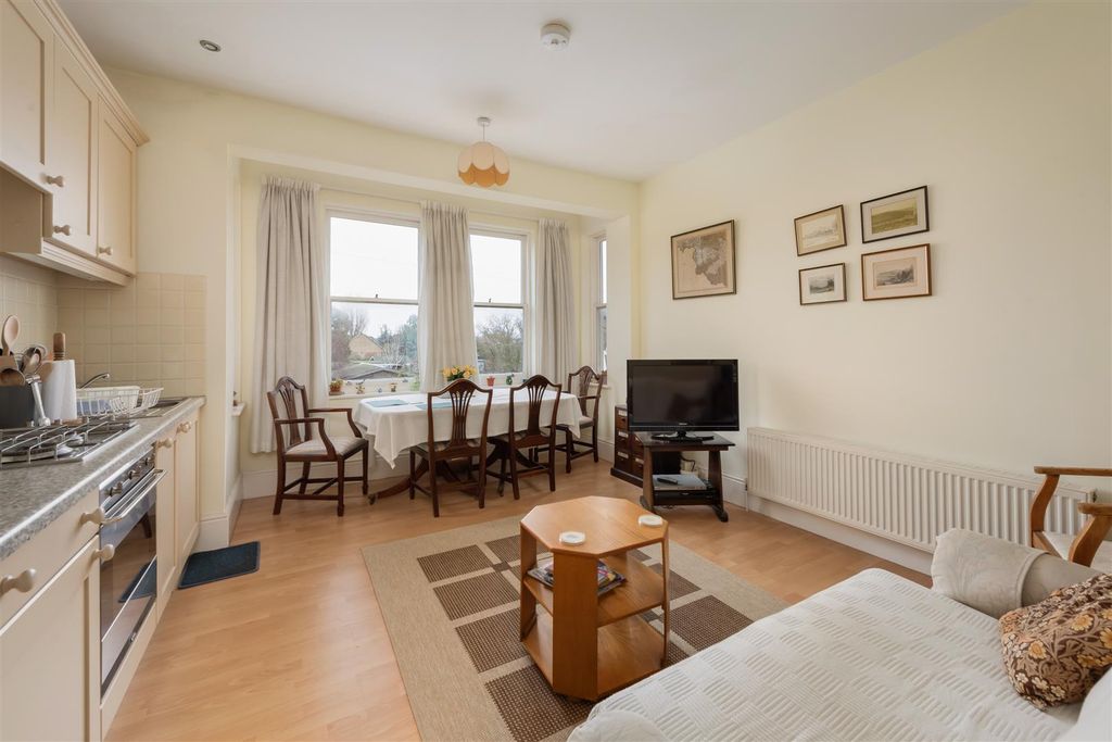Property photo 3 of 13 Tower Hill, Tankerton, Whitstable