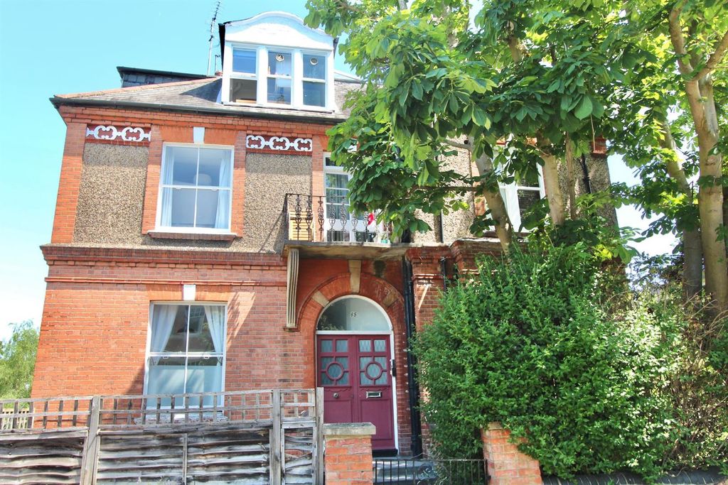 Property photo 2 of 10 Anson Road, N7