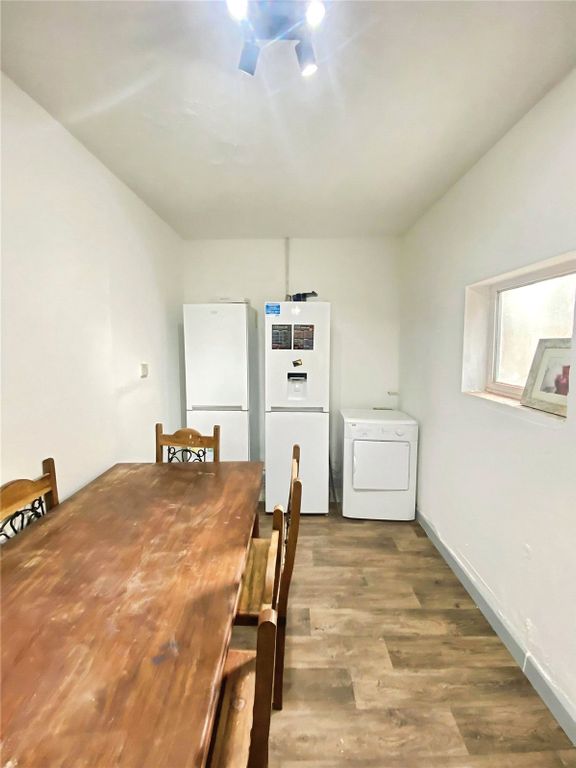 Property photo 2 of 8 Comm Kitchen/Diner